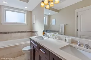 2445 W Logan Blvd, Chicago, IL 60647 - Photo 13