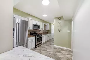 21 E Lyndale Ave, Northlake, IL 60164 - Photo 9