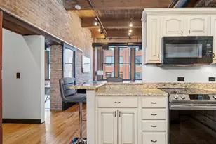 331 S Peoria St, Chicago, IL 60607 - Photo 7
