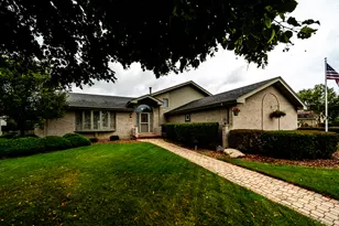 10708 Willow Ave, Mokena, IL 60448 - Photo 1
