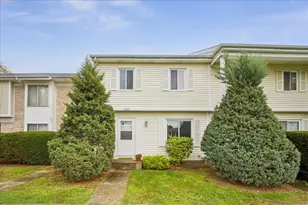 439 Mallview Ln, Bolingbrook, IL 60440 - Photo 1