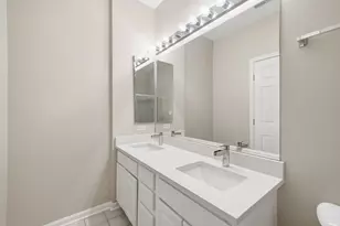 1225 N Orleans St, Chicago, IL 60610 - Photo 17