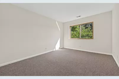 715 W Central Road #C1, Mount Prospect, IL 60056 - Photo 15