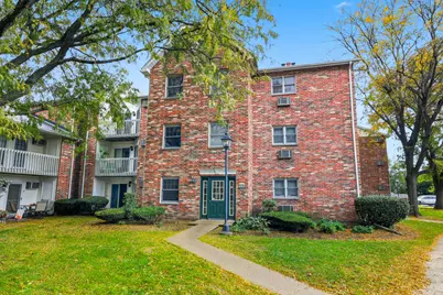 4305 W Shamrock Lane #1D, McHenry, IL 60050 - Photo 1