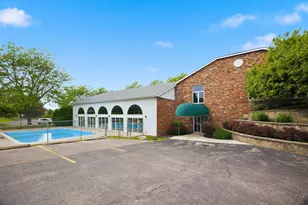 4305 W Shamrock Ln, McHenry, IL 60050 - Photo 17