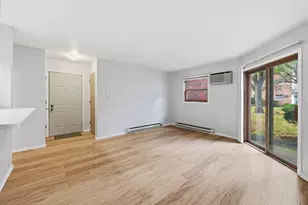 4305 W Shamrock Ln, McHenry, IL 60050 - Photo 5