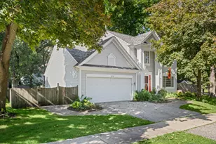 459 Rock Hall Cir, Grayslake, IL 60030 - Photo 1