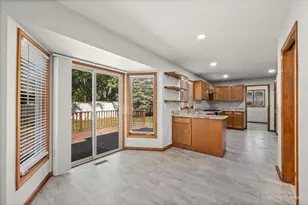 1305 Sequoia Rd, Naperville, IL 60540 - Photo 11
