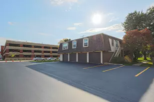 810 Gloucester Dr, Elk Grove Village, IL 60007 - Photo 19