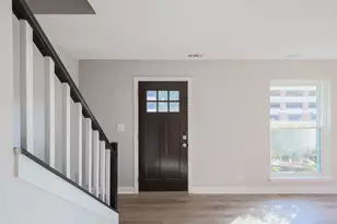 810 Gloucester Dr, Elk Grove Village, IL 60007 - Photo 11