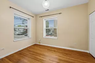 3110 W Belle Plaine Ave, Chicago, IL 60618 - Photo 19