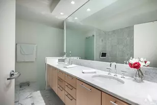 9725 Woods Dr, Skokie, IL 60077 - Photo 15