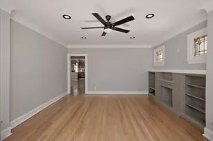 5742 N Rockwell St, Chicago, IL 60659 - Photo 3