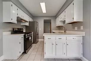 7020 Andover Ct, Woodridge, IL 60517 - Photo 5