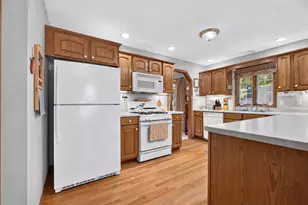 1023 Fox Hollow, Dekalb, IL 60115 - Photo 9