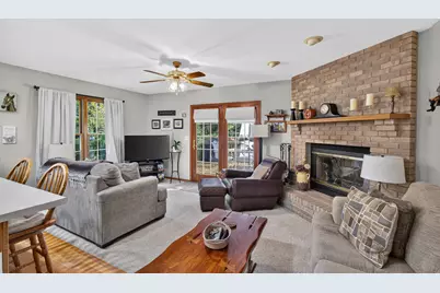 1023 Fox Hollow, Dekalb, IL 60115 - Photo 5