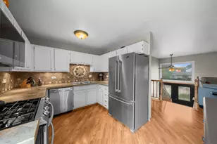 4175 Crimson Dr, Hoffman Estates, IL 60192 - Photo 11