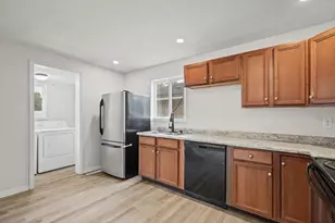523 W 9th St, Gibson City, IL 60936 - Photo 17