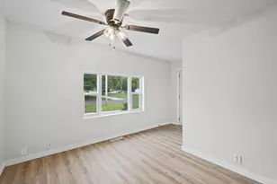 523 W 9th St, Gibson City, IL 60936 - Photo 13