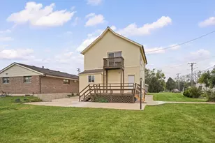 523 W 9th St, Gibson City, IL 60936 - Photo 43