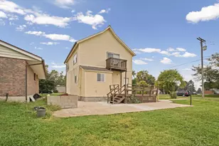 523 W 9th St, Gibson City, IL 60936 - Photo 41