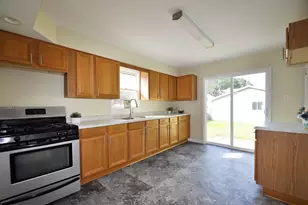 116 W 11th St, Streator, IL 61364 - Photo 5