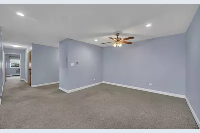 1331 S Finley Road #212, Lombard, IL 60148 - Photo 5