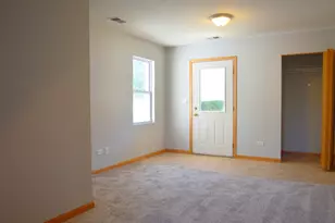 289 Pamela Ct, Antioch, IL 60002 - Photo 3