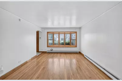 8732 S East End Avenue, Chicago, IL 60617 - Photo 3