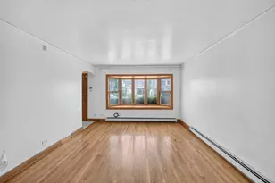 8732 S East End Ave, Chicago, IL 60617 - Photo 3