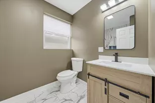 8817 S Parnell Ave, Chicago, IL 60620 - Photo 13