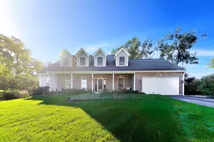 8911 McKinley Dr, Barrington, IL 60010 - Photo 1