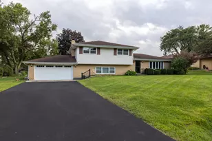6121 James St, Tinley Park, IL 60477 - Photo 3