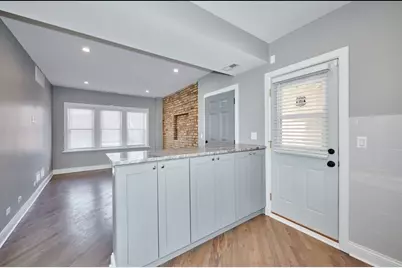 5703 W Seminole Street #1, Chicago, IL 60646 - Photo 9