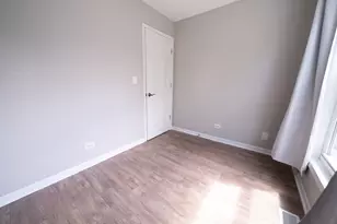 8240 S Octavia Ave, Bridgeview, IL 60455 - Photo 11