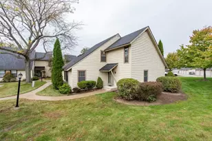 617 Whitney Ct, Gurnee, IL 60031 - Photo 1