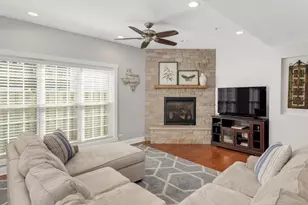 109 Grove Ave, Glen Ellyn, IL 60137 - Photo 7