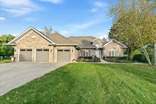 2101 Burnham Ct, Algonquin, IL 60102 - Photo 1