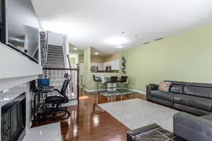 756 Woodewind Dr, Naperville, IL 60563 - Photo 5