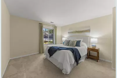 1712 Lakecliffe Drive #D, Wheaton, IL 60189 - Photo 11