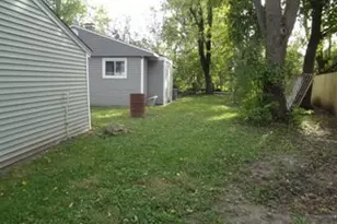 118 Hickory Dr, Carpentersville, IL 60110 - Photo 5
