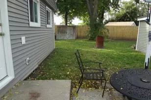 118 Hickory Dr, Carpentersville, IL 60110 - Photo 3