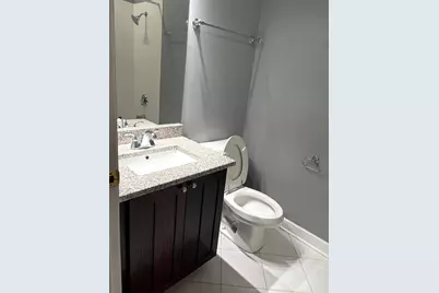 1064 W Chestnut Street, Chicago, IL 60642 - Photo 5