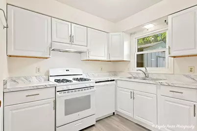 1815 Beach Road, McHenry, IL 60050 - Photo 7
