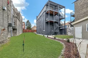 2704 W 24th Pl, Chicago, IL 60608 - Photo 15