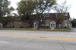 10430 Ridgeland Ave, Chicago Ridge, IL 60415 - Photo 1