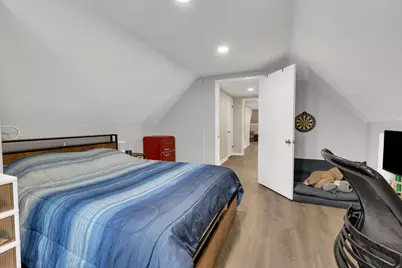 6219 W Holbrook Street, Chicago, IL 60646 - Photo 23
