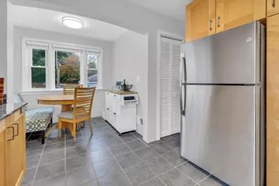 6219 W Holbrook Street, Chicago, IL 60646 - Photo 9