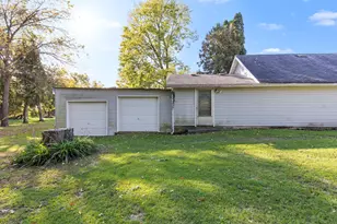 408 Daisyfield Rd, Rockford, IL 61102 - Photo 5