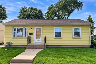 1813 Fargo Ave, Des Plaines, IL 60018 - Photo 1